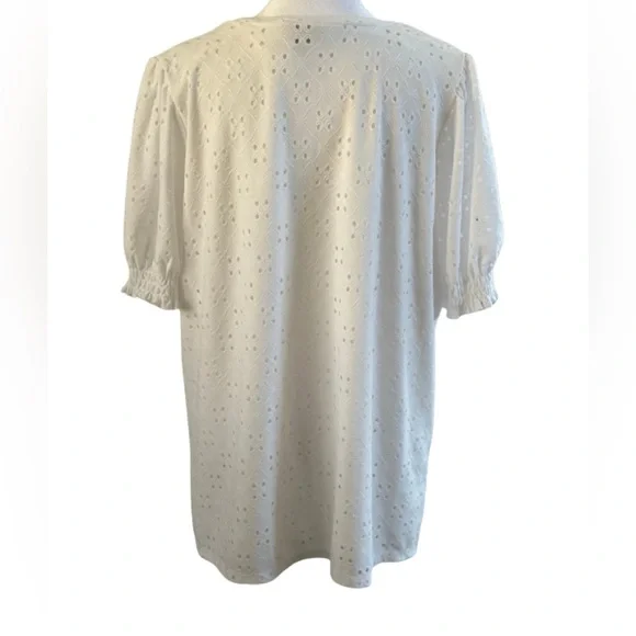 Torrid White Eyelet Puff Sleeve Top - Picture 2 of 4